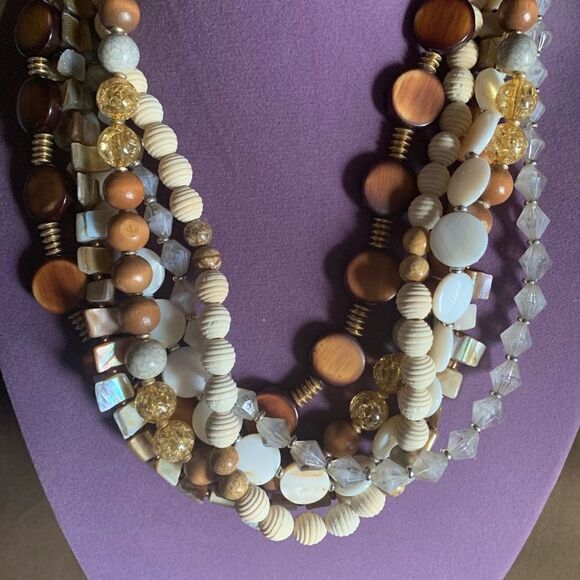 Stone/Shell Necklace  - Picture 3 of 6